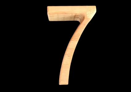 Holzzahl "7" aus Heveaholz
